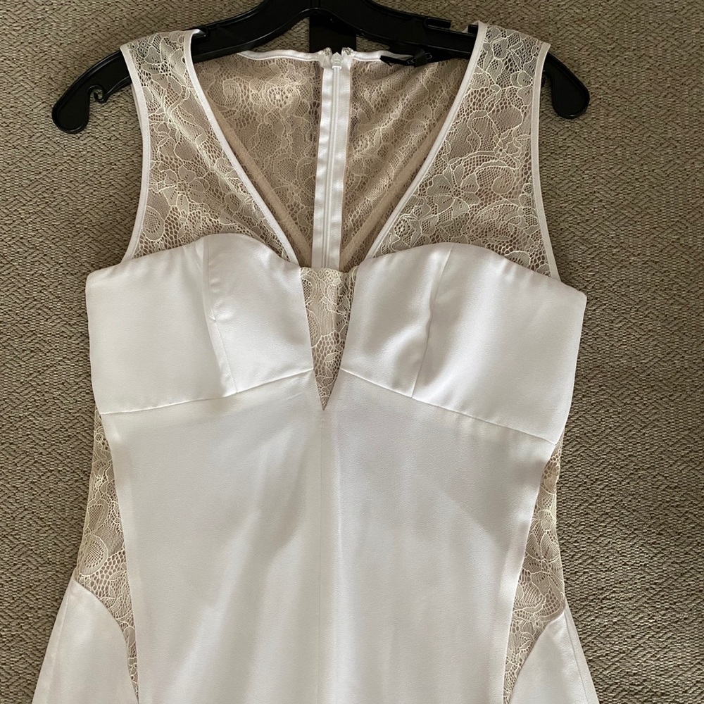 NWT BCBG Floor Length White and Cream Lace Gown/Dress
